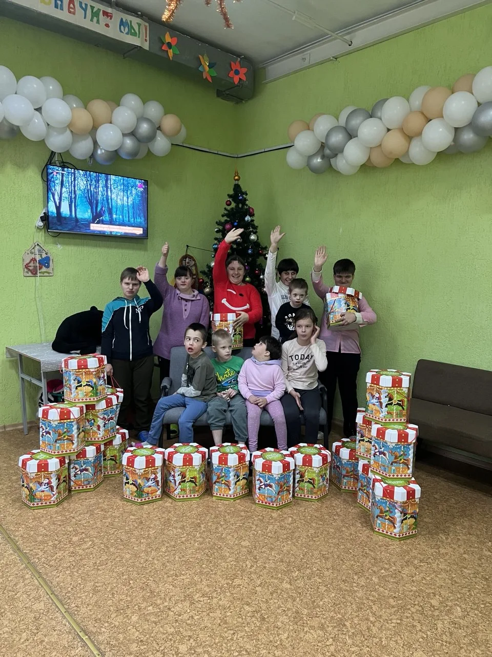 КУРГАНСКАЯ ОБЛАСТЬ ОТПРАВИЛА НОВОГОДНИЕ ПОДАРКИ ДЕТЯМ ИЗ ГОРОДА КРАСНОДОНА