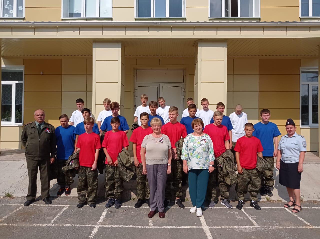В День российского флага в Шадринске дан старт военно-учебным сборам «Авангард» В День российского флага в Шадринске дан старт военно-учебным сборам «Авангард»